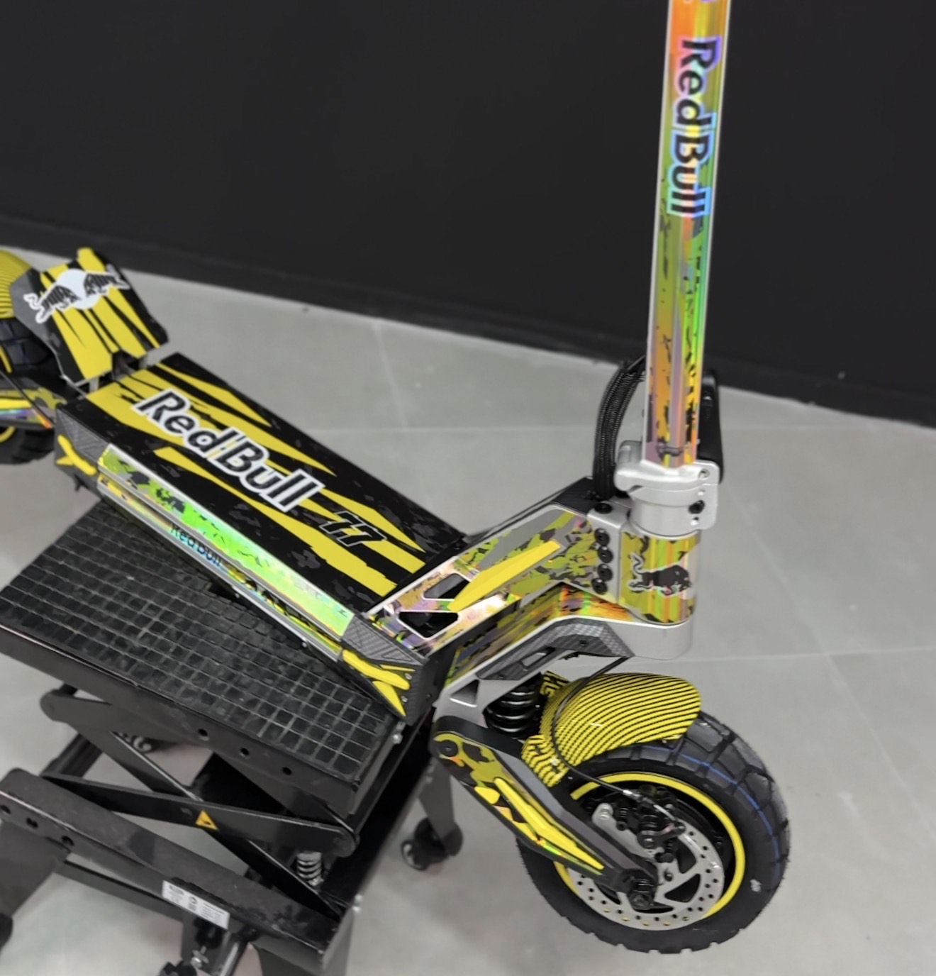 Vinilo Ecoxtrem M41 Tank / Armored AMARILLO Holografico REDBULL - Imagen 4