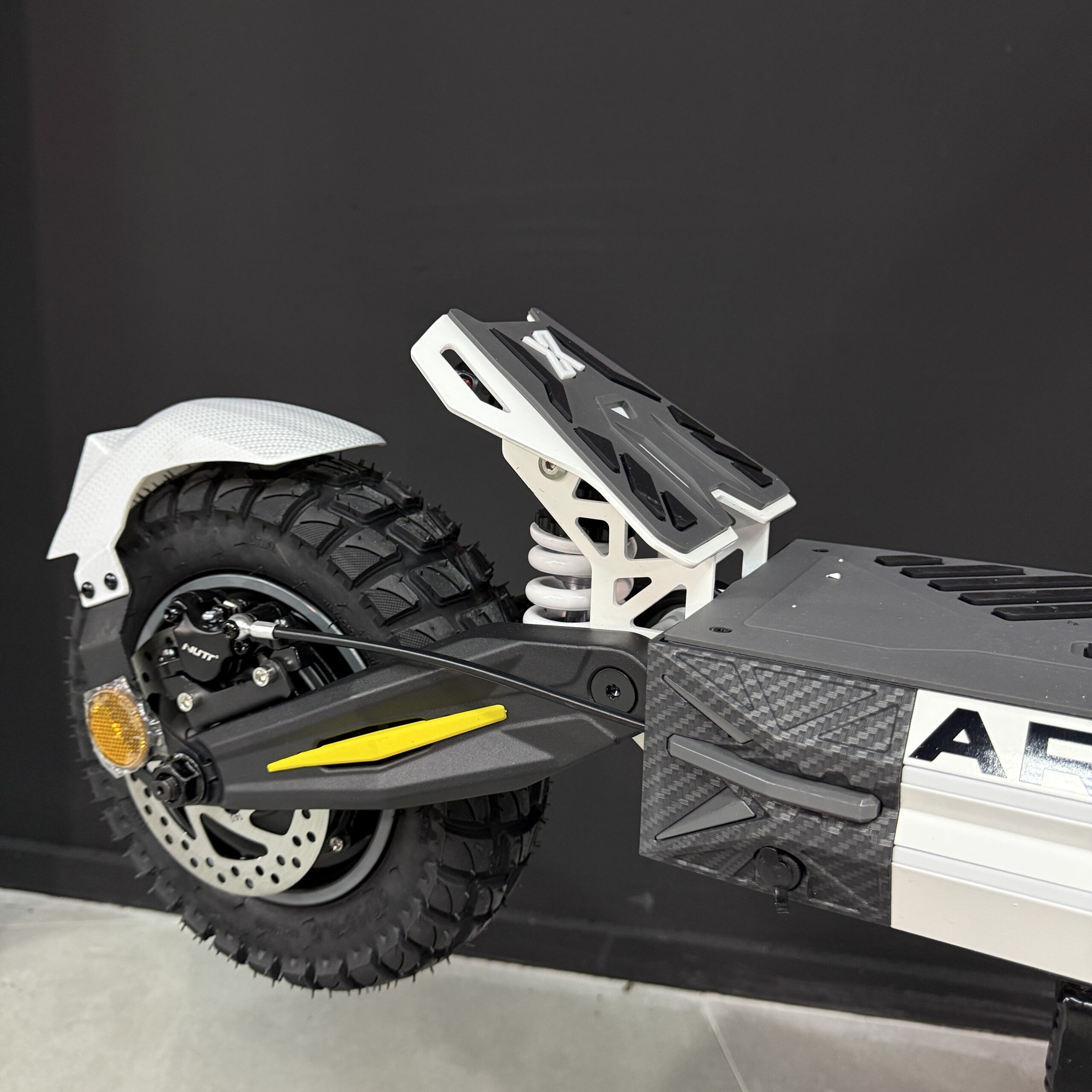 Patinete eléctrico Ecoxtrem M41 Armored DGT (Blanco) - Imagen 4