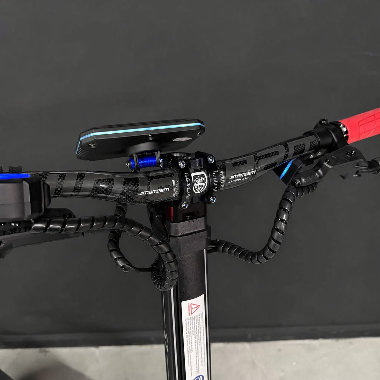 Kit manillar carbono para Rovoron S7 en negro brillo